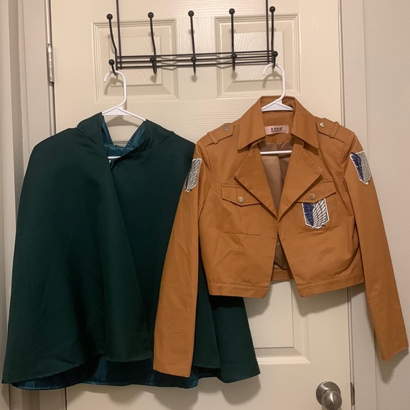 Attack on Titan Scout Regiment Cosplay Jacket and Cape - Picture 2 of 9